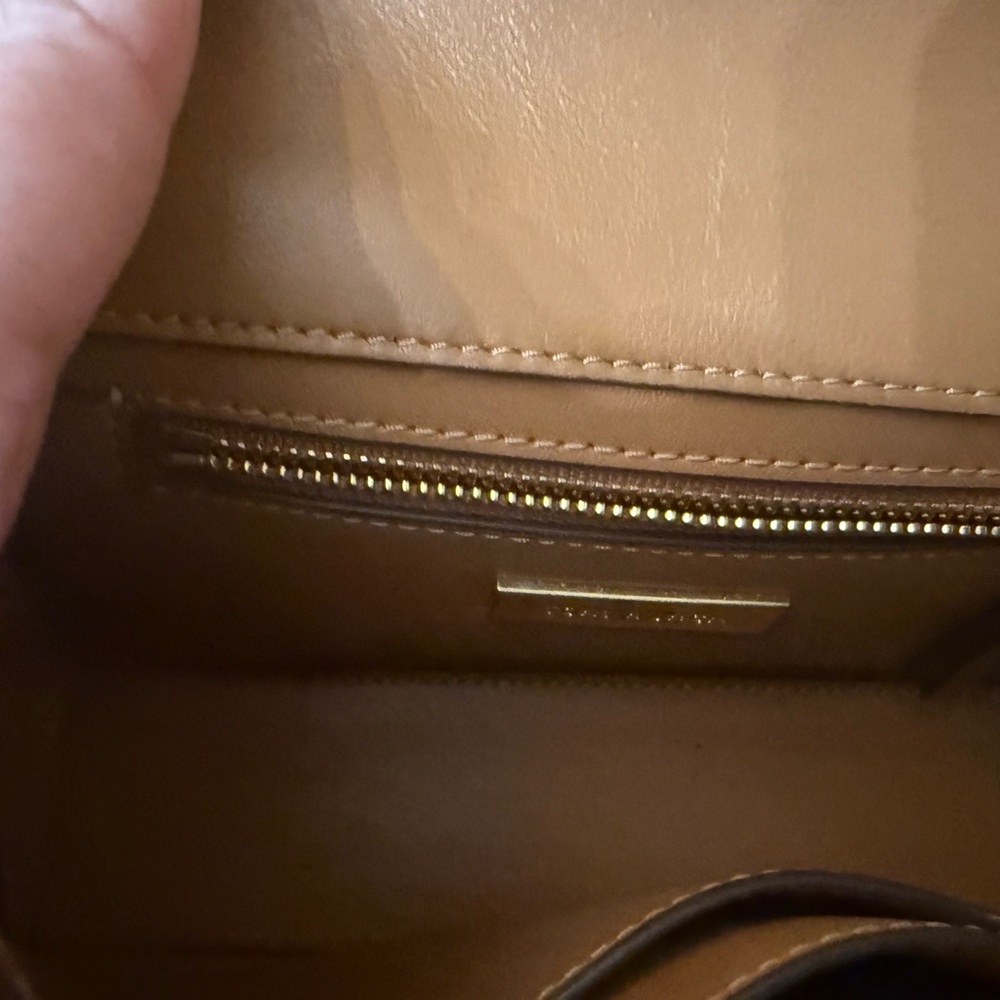 Tory Burch Small Fleming convertible Crossbody/Shoulder bag. Excellent condition - Picture 3 of 10